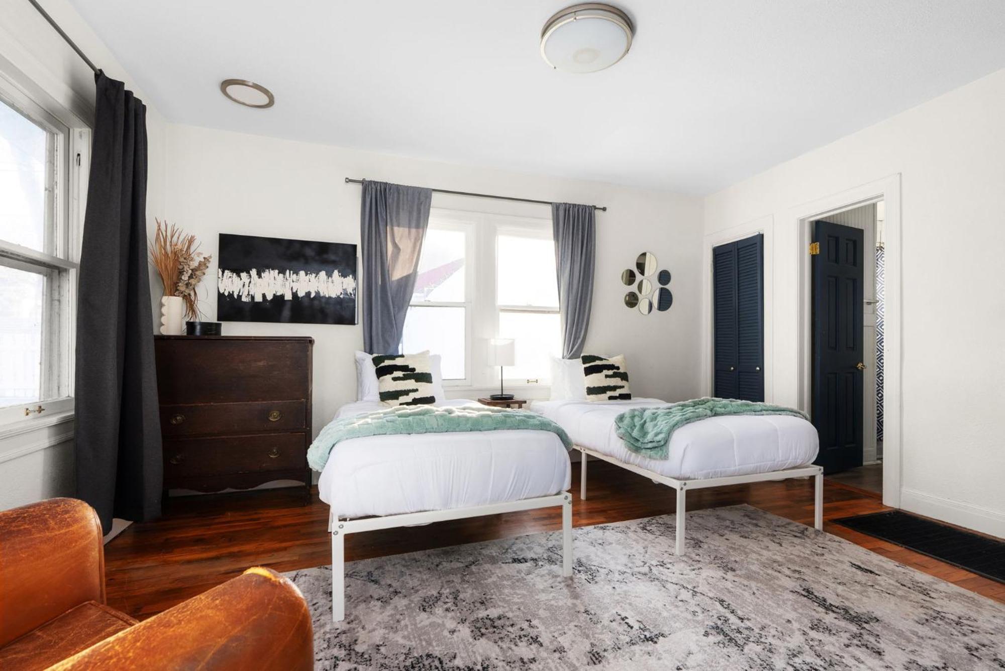 Charming & Historic 2-Br Home On An Eco Farm オースティン エクステリア 写真
