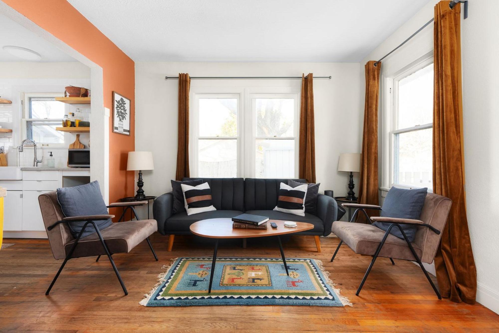 Charming & Historic 2-Br Home On An Eco Farm オースティン エクステリア 写真