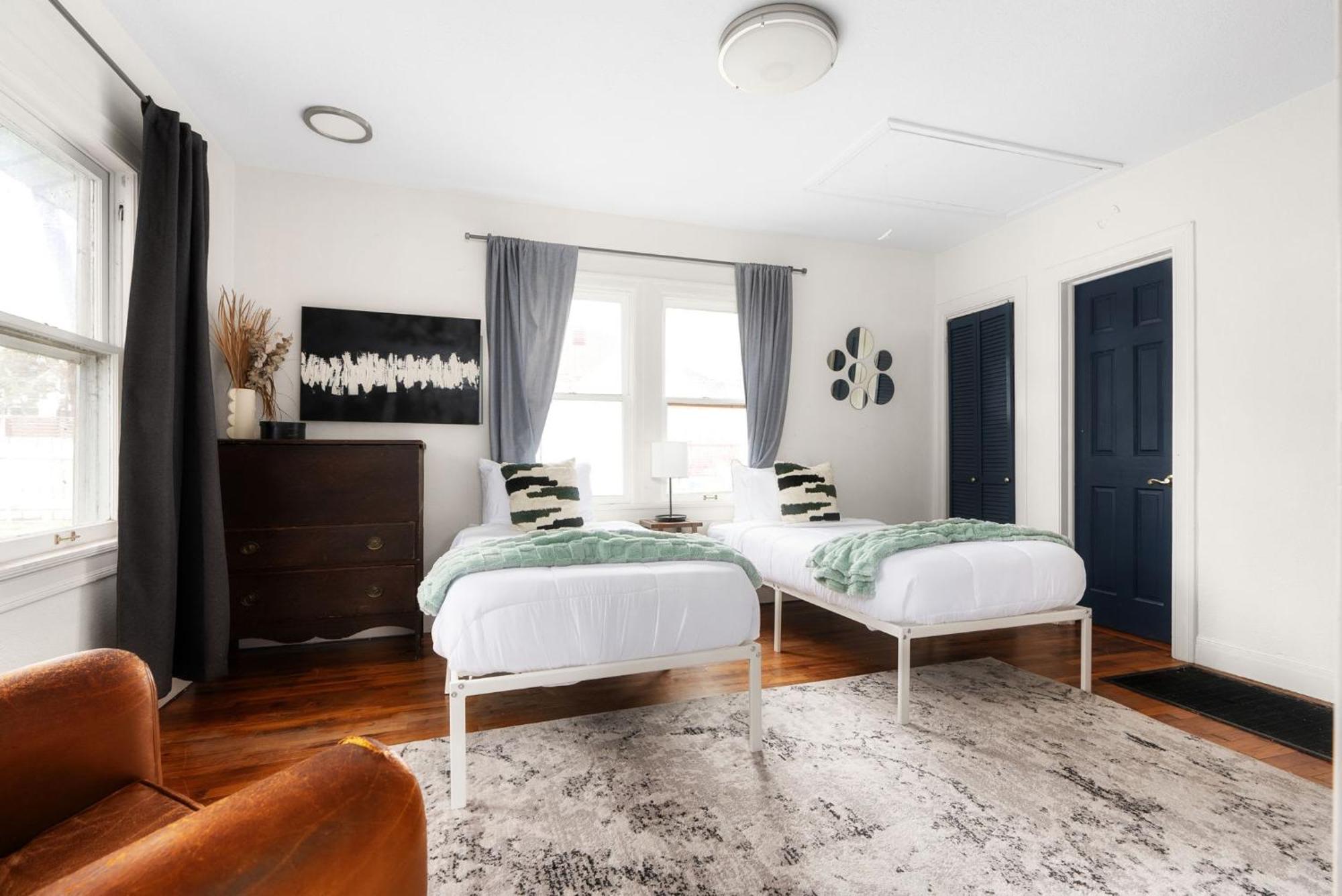 Charming & Historic 2-Br Home On An Eco Farm オースティン エクステリア 写真