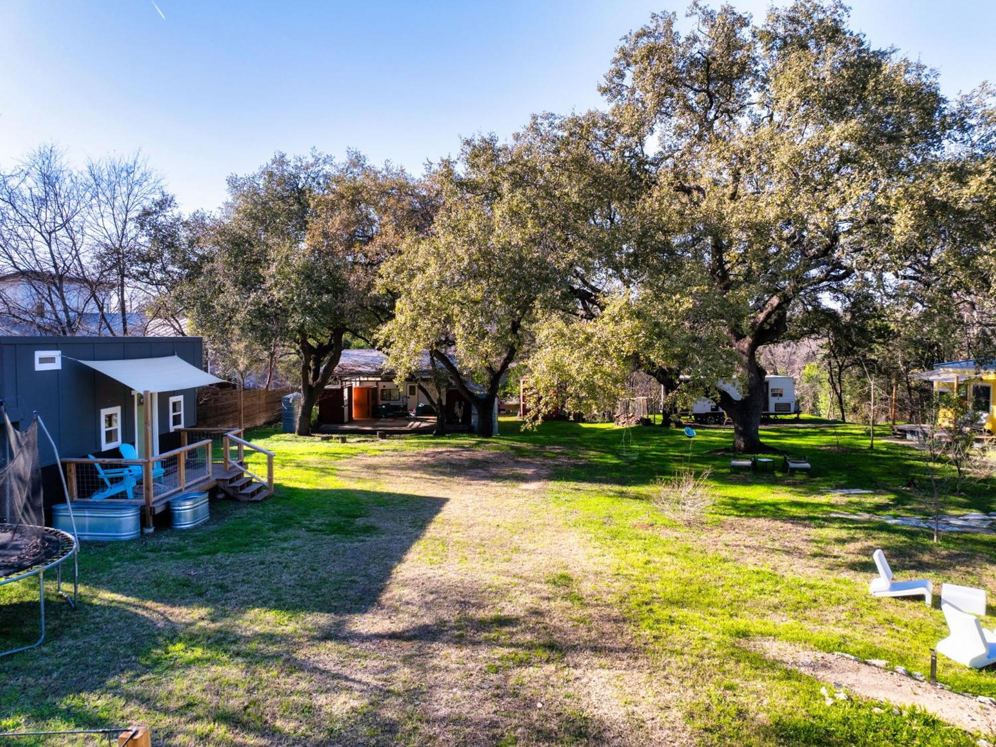 Charming & Historic 2-Br Home On An Eco Farm オースティン エクステリア 写真